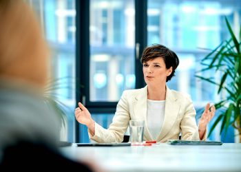 4-Tage-Woche als Zukunftsmodell: Warum wir alle kürzer arbeiten sollten