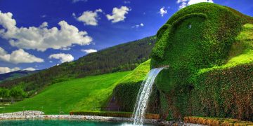 Swarovski kündigt ein Drittel der Mitarbeiter trotz Millionen für Kurzarbeit