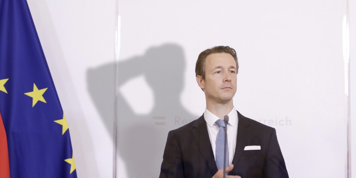 Corona-Fixkostenzuschuss: Blümel zu eitel, um bei Antrag nachzubessern