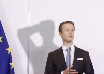 Corona-Fixkostenzuschuss: Blümel zu eitel, um bei Antrag nachzubessern