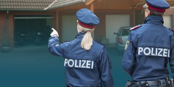 Darf die Polizei in private Räumen kontrollieren?  Anschober-Verordnung rechtlich unklar
