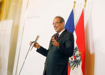 Chaotische Schulschließungen: Bildungsminister Faßmann sieht sich nicht zuständig
