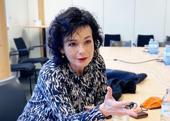 Katharina Stemberger sorgt sich um eine Gesellschaft, die es duldet, dass die Allerärmsten im Dreck versinken