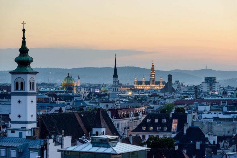 Wien - Photo by Jacek Dylag on Unsplash