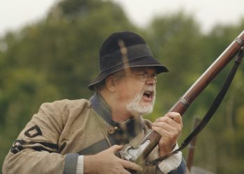 Schwarz-grüner Wirtschafts-Lockdown: Ausnahmen für Waffenhandel, Förderungen für Steuersünder