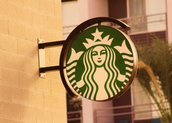 Starbucks stehen 280 mal mehr Corona-Hilfen zu, als Steuern fürs ganze Jahr bezahlt wurden