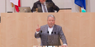 So beherrschen Hoteliers, Seilbahn-Kaiser und die ÖVP das Land Tirol