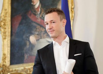 Opposition zeigt Blümel wegen Falschaussage an