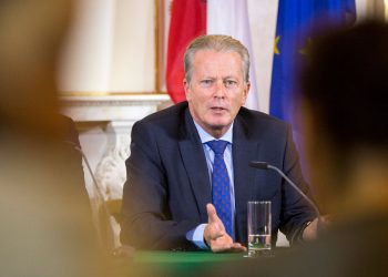 Reinhold Mitterlehner: Kurz hat keine Managerqualitäten, stattdessen betreibt er Machtpolitik und PR