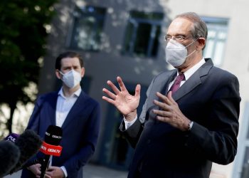 Regierung holt sich Blankoscheck für Schulschließungen im Herbst