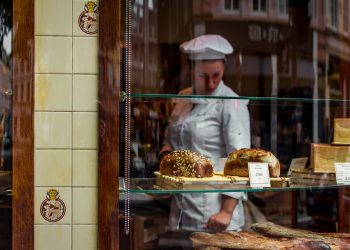 Rund um die Uhr erreichbar für 1.300 Euro – ein Bäckerei-Verkäufer erzählt