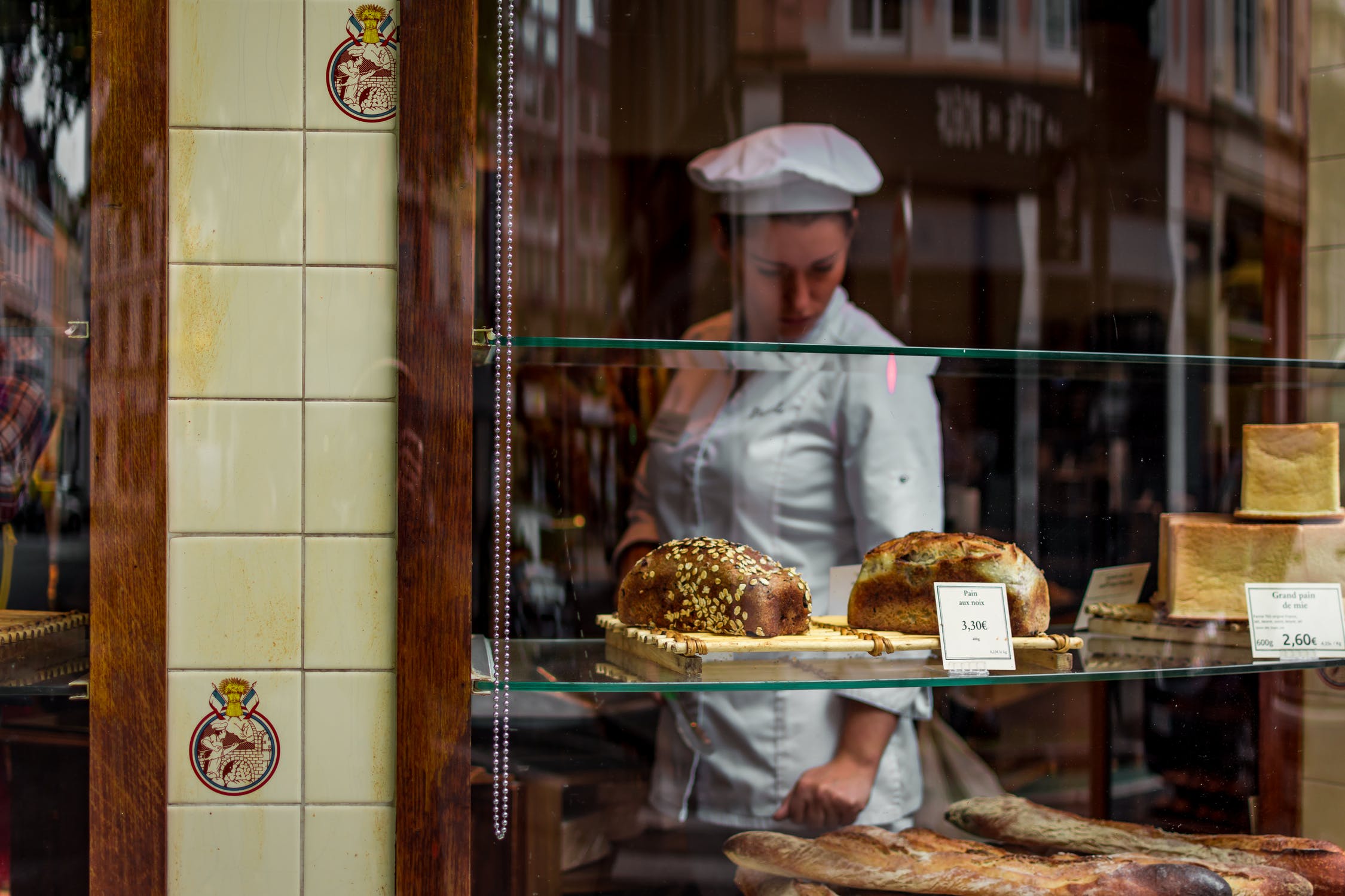 Rund um die Uhr erreichbar für 1.300 Euro – ein Bäckerei-Verkäufer erzählt
