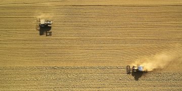 Landwirtschaft industriell betrieben - Foto: Johny-Goerend-unsplash