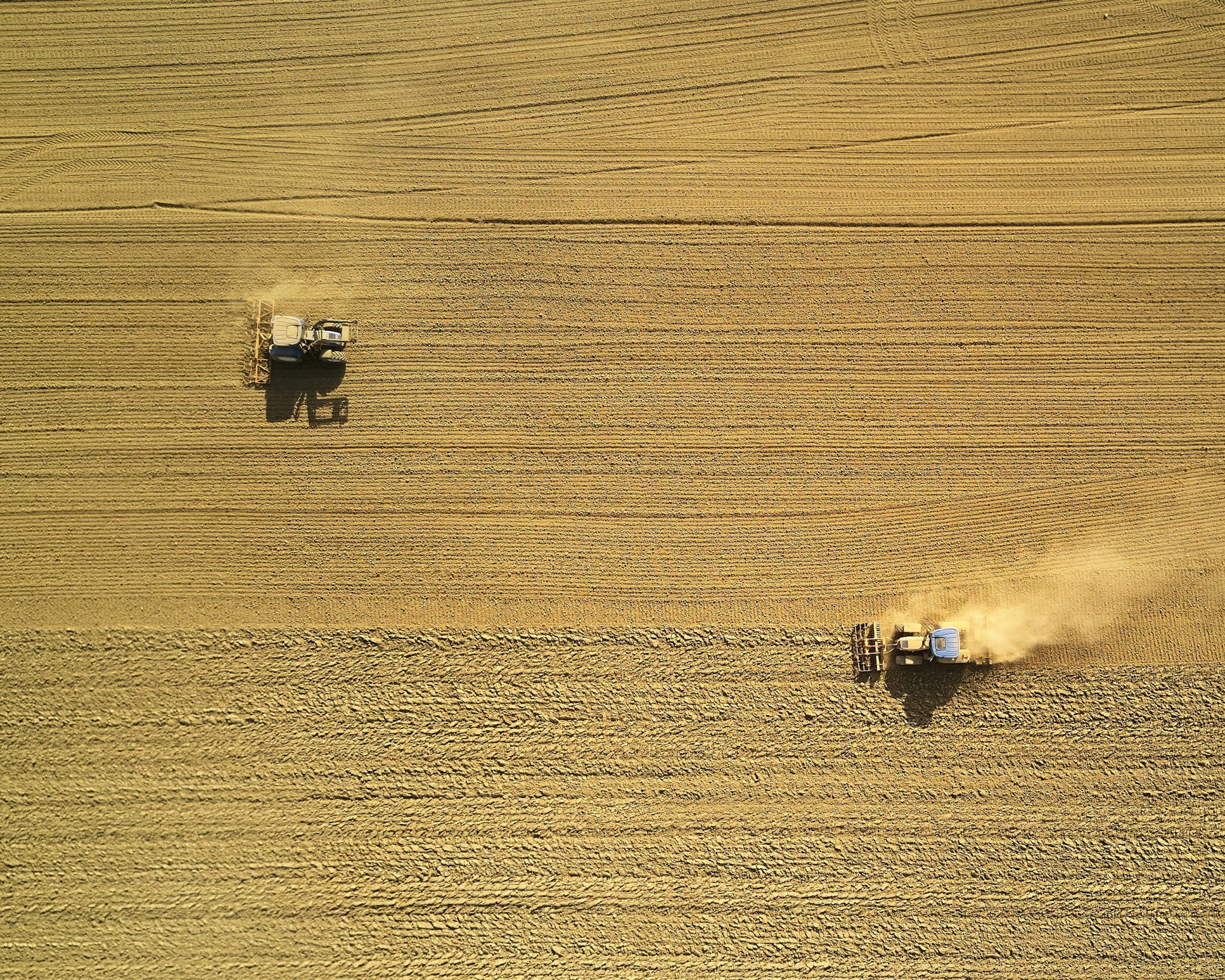 Landwirtschaft industriell betrieben - Foto: Johny-Goerend-unsplash