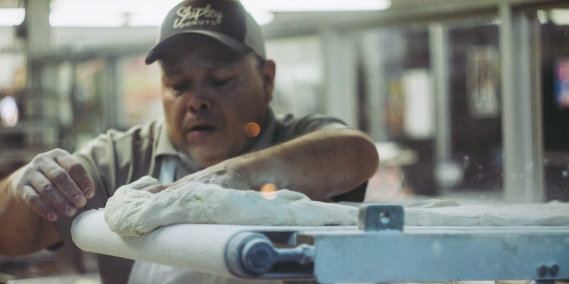 Bäckerei-Alltag: 60h-Woche, wenig Bezahlung, Kündigung bei Krankheit