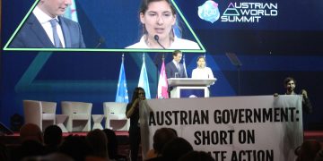 Klima-Aktivistin nahm Kurz die Bühne, weil ÖVP Klimaschutz verhindert