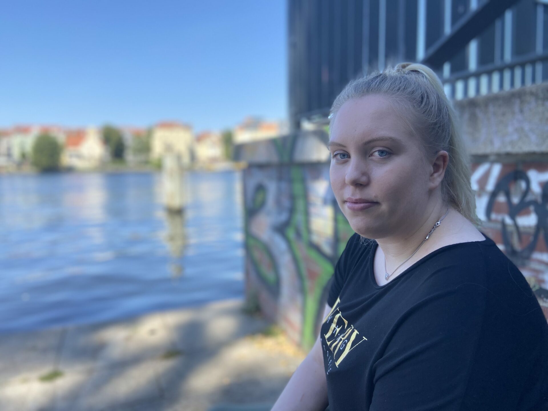 „Wir müssen hier raus!“ Janin erzählt, wie sie den Anschlag auf Utøya überlebt hat