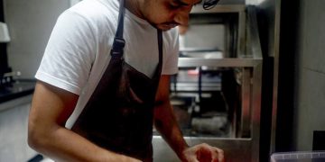 Verfassungsgerichtshof: AsylwerberInnen sollen arbeiten dürfen – Kocher will aber rigide Praxis beibehalten