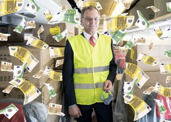 OÖ-Corona-Affäre: Um 18 Mio. Schutzkleidung bei T-Shirt-Händler bestellt, nach 1,5 Jahren fehlt großer Teil der Ware 