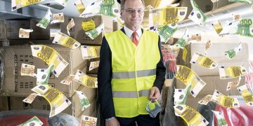 OÖ-Corona-Affäre: Um 18 Mio. Schutzkleidung bei T-Shirt-Händler bestellt, nach 1,5 Jahren fehlt großer Teil der Ware 