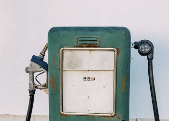 Versteckte Mehrwertsteuer: CO2 Steuer trifft Konsumenten um 20 Prozent stärker als Unternehmen