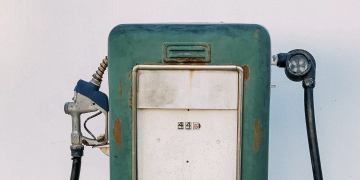 Versteckte Mehrwertsteuer: CO2 Steuer trifft Konsumenten um 20 Prozent stärker als Unternehmen