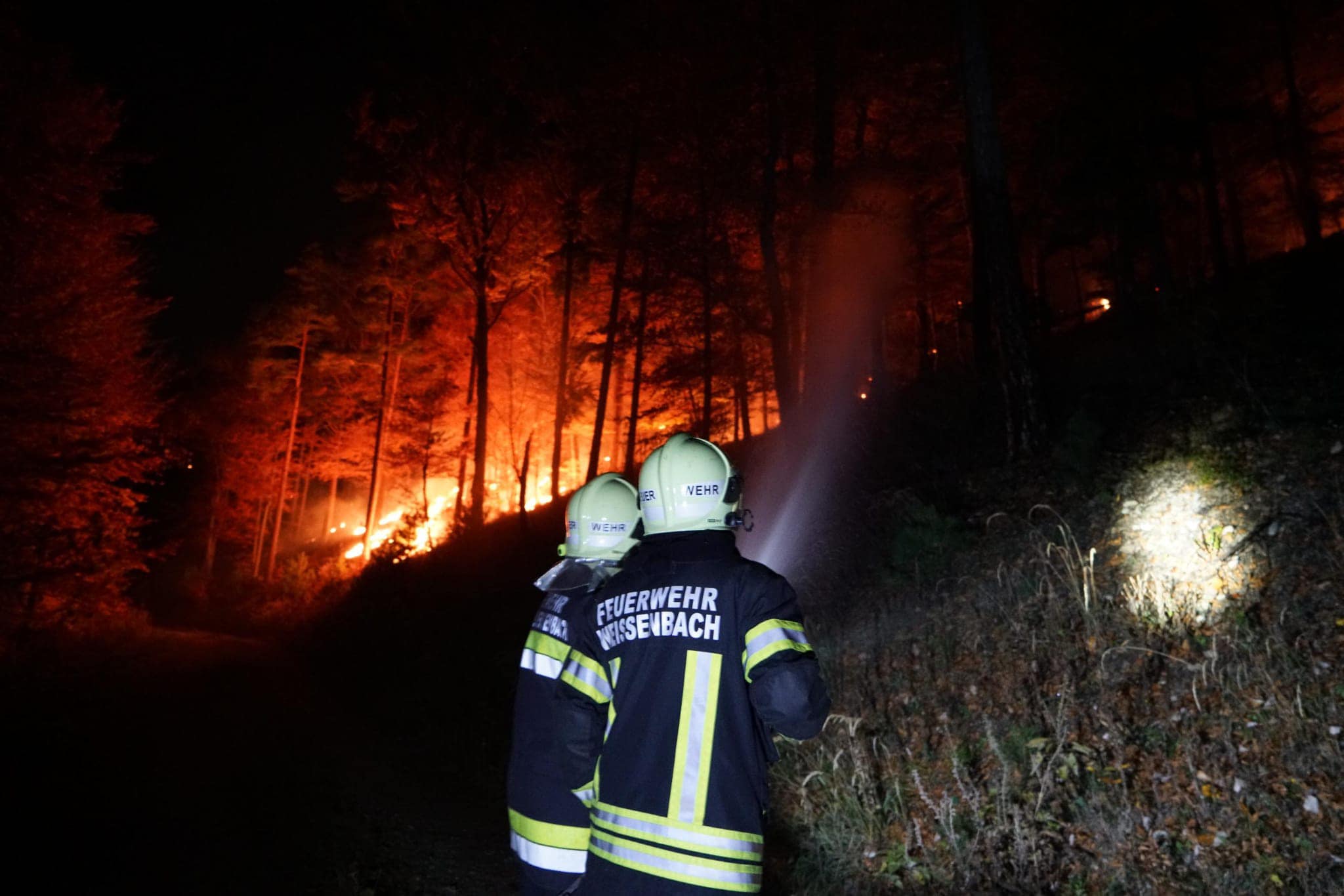 Skandal um Löscharbeiten beim Rax-Waldbrand: Wo war der Lösch-Hubschrauber?