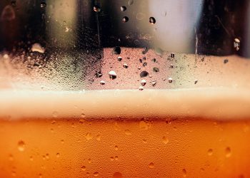 Bier - Foto Timothy Dykes on unsplash.com