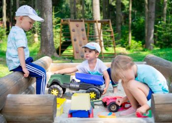 Kinder - Photo: Alexandr Podvalny auf unsplash.com