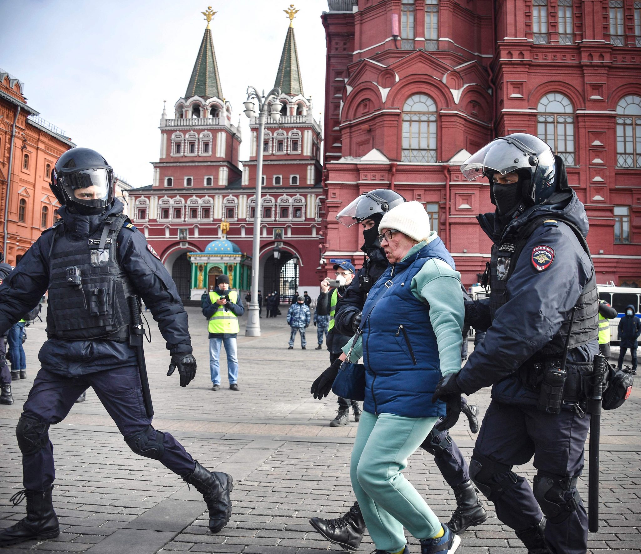 Russland: Trotz drohender Gefängnisstrafen demonstrieren Tausende für den Frieden