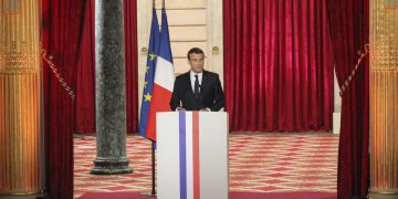 Sozialkürzungen, Steuergeschenke für Reiche und Massenproteste: Macron könnte dennoch wieder Präsident werden