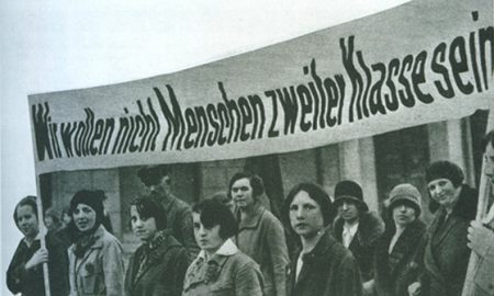 Frauentag, Frauentagsdemonstration 1930 im Wiener Bezirk Floridsdorf, Bild aus: “Der Kuckuck” vom 6. April 1930, S. 15 (VGA)