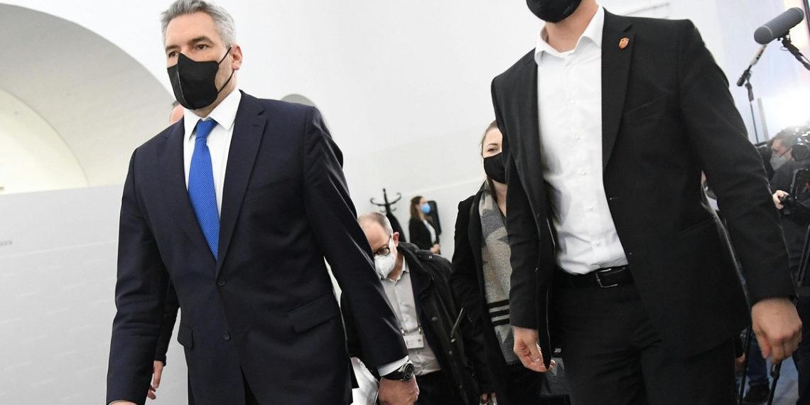 Was weiß Nehammer? Sobotka und ÖVP blockieren Kanzler-Befragung im U-Ausschuss