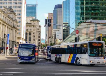 Öffis in Neuseeland - Aleza van der Werff ( unsplash.com