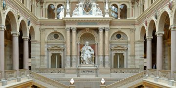Wien Justizpalast,_Stiege_mit_Justitia, Justiz, Ermittlungen, Korruption, ÖVP