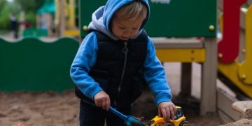 30.000 Kinder mehr in Armut – Regierung schaut weg