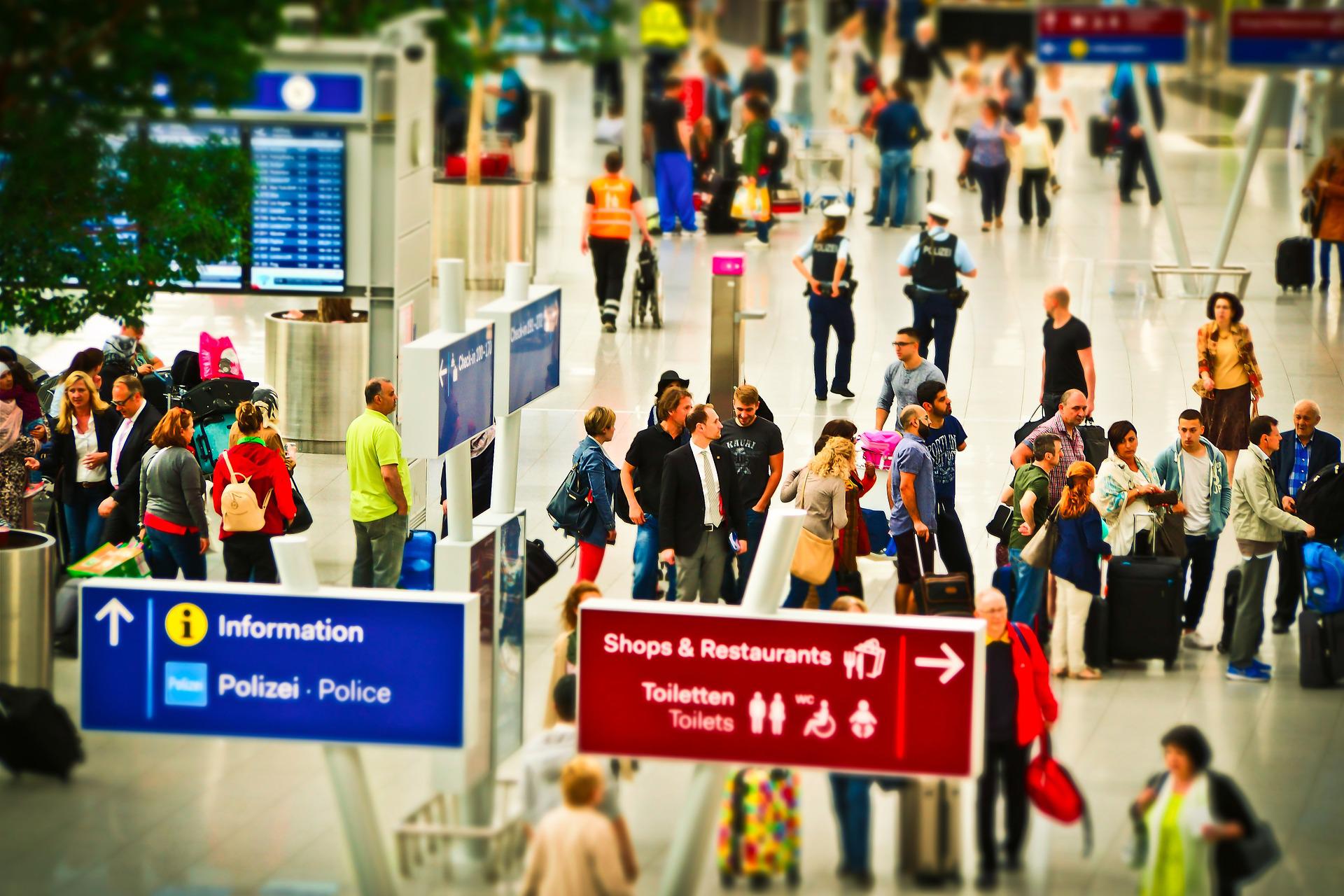 Flughafen-Security erzählt: „Ich kann Bomben erkennen und verdiene weniger als 10 Euro die Stunde“