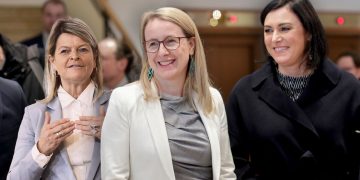 Beinschab-Tool, Umfrage-Affären, Verteidigungs-, Wirtschafts- und Landwirtschaftsministerium, Tanner, Schramböck, Köstinger