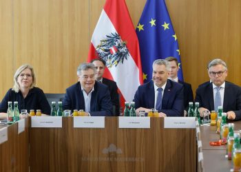 Unbeliebt wie kein Zweiter: Nehammer auf letztem Platz der Regierungschefs weltweit