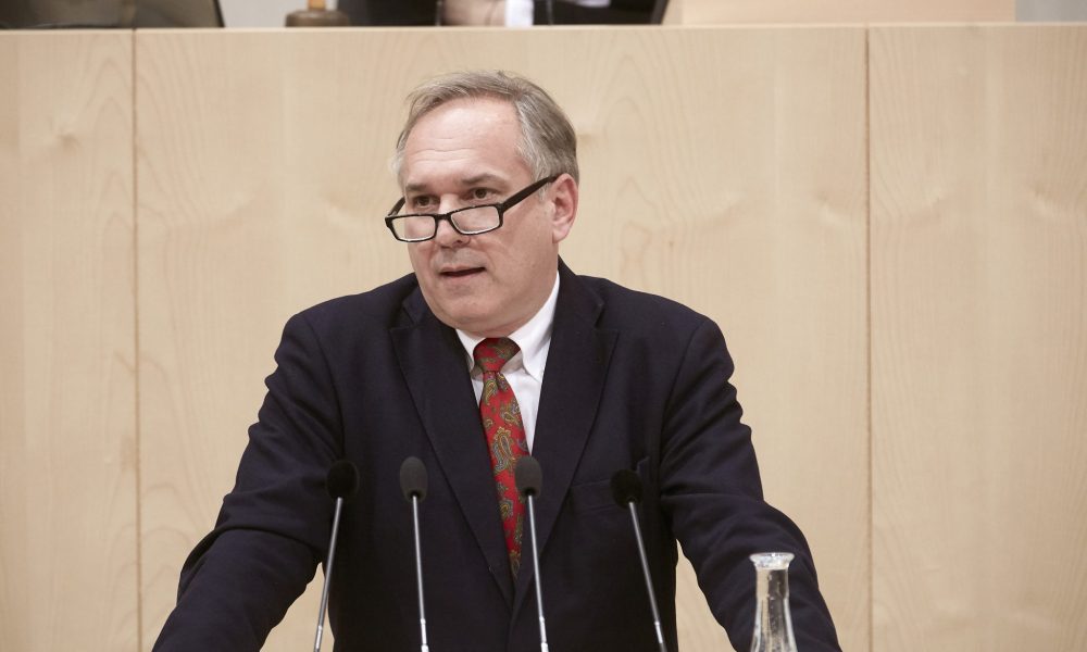 Walter Rosenkranz: FPÖ schickt einen rechten Burschenschafter ins Präsidentschaftsrennen