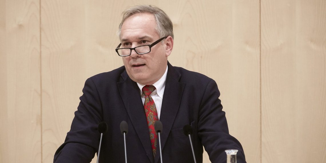 Walter Rosenkranz: FPÖ schickt einen rechten Burschenschafter ins Präsidentschaftsrennen