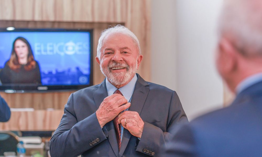 Vom Schuhputzer zum Präsidenten Brasiliens: Lula da Silva gewinnt die erste Wahlrunde mit 48,4 %