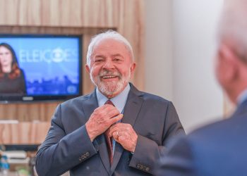 Vom Schuhputzer zum Präsidenten Brasiliens: Lula da Silva gewinnt die erste Wahlrunde mit 48,4 %