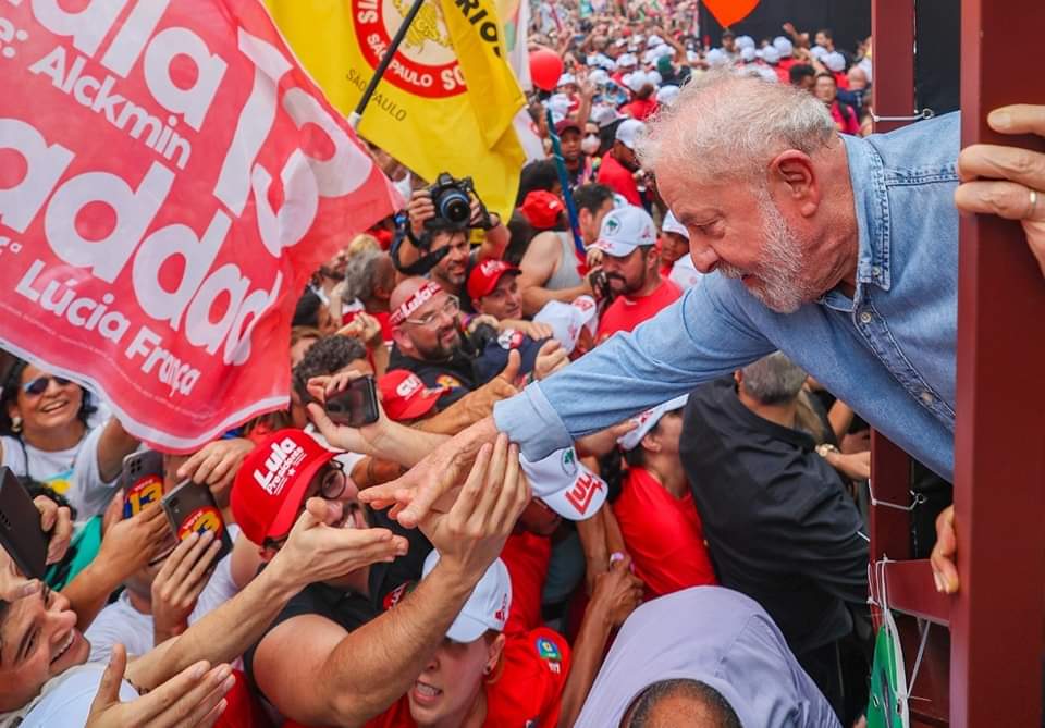 Brasilien-Wahl: Linke Ikone Lula gewinnt gegen rechtsextremen Bolsonaro