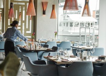 Hotels und Gastro: Löhne steigen, aber Arbeitsbedingungen bleiben unattraktiv