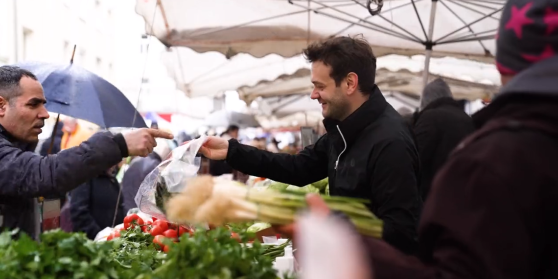 Hackeln statt Hetzen: Ein Tag am Viktor-Adler-Markt