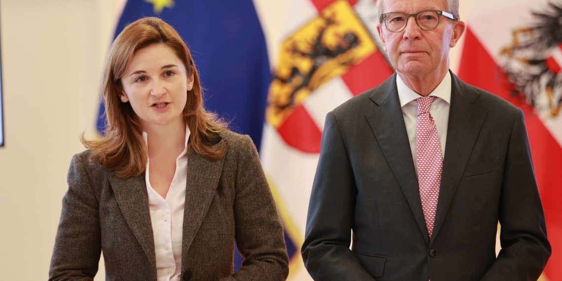 Salzburgs Frauen bekommen von ÖVP & FPÖ Herdprämie statt Kindergärten