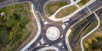 Kreisverkehr - Bodenversiegelung - Foto: unsplash by Chris-King