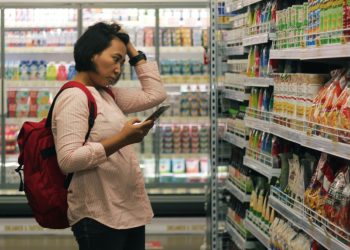 Foto: Unsplash (bearbeitet) armut österreich essen