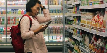 Foto: Unsplash (bearbeitet) armut österreich essen